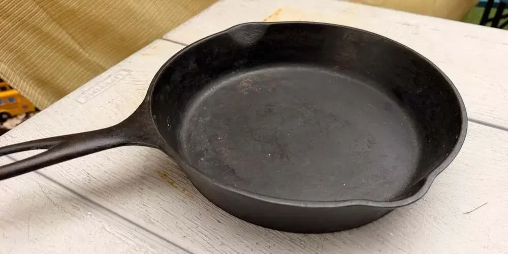 Vintage Cast Iron Skillet 10.5 Inch Black Cookware